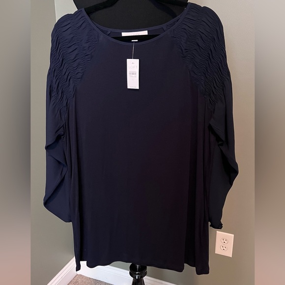 Ann Taylor LOFT Navy Blue, Shirred sleeve cotton body top. Size XL - Picture 4 of 9